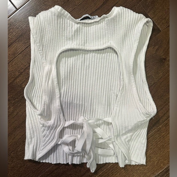 Zara White Ribbed Crop Top open back - Picture 2 of 3
